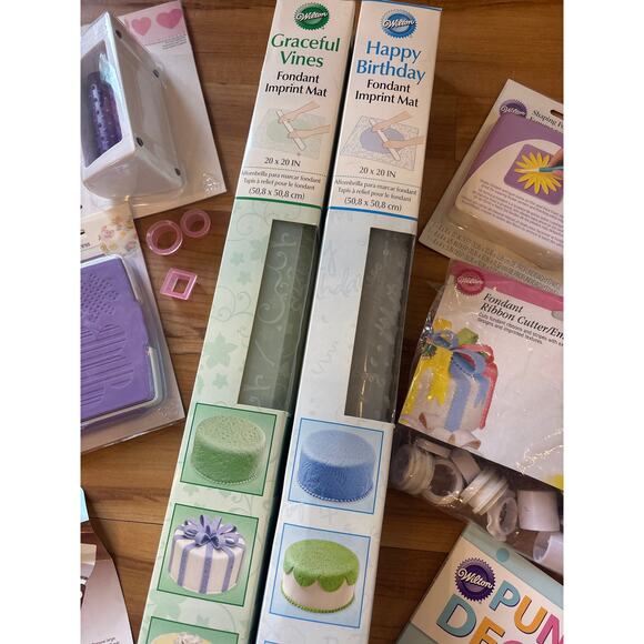 Fondant Cake Decorating Lot Emboss Cut Press Books - Picture 2 of 10